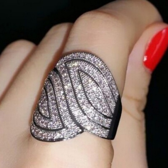 Jewelry - Silver Leaf Design Ring Check out the comments!